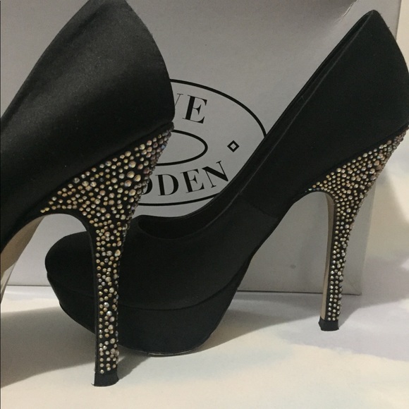 Steve Madden 5 inch Blk Satin w Crystals - Picture 5 of 7